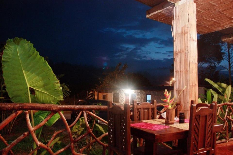 Hosteria Mindo Samay Juku Екстериор снимка